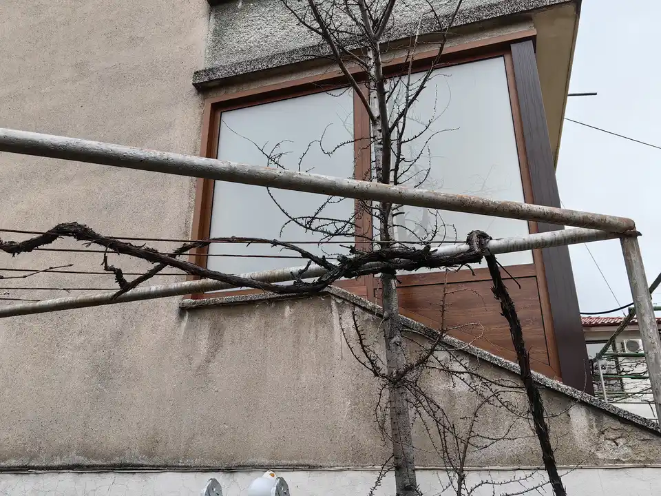 Обект Кричим 2, Ветропреграда, Обличане на колона, Оформяне с первази — снимка 11