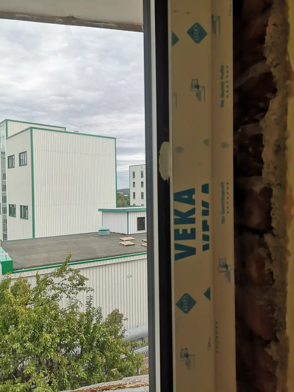 Обект Пещера 3, Подмяна на дограма, Автоматичен VW, VEKA 82, Троен ст-ет, ПВЦ Дистанционер — снимка 8