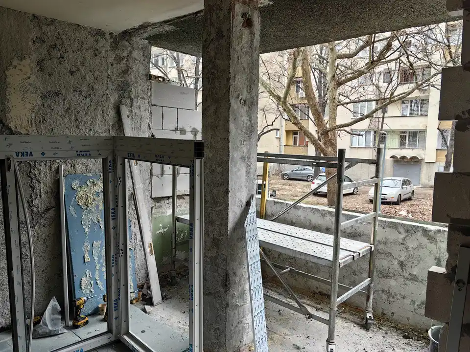 Обект Пловдив 20, Цялостна смяна на дограма, Остъкление на тераса