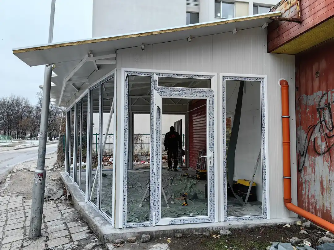 Обект Пловдив 39, Цялостно изпълнение на магазин от А до Я, Фундамент, Метална конструкция, Термопанел, Дограма, Улуци и Обшивки, Хидроизолиране — снимка 12