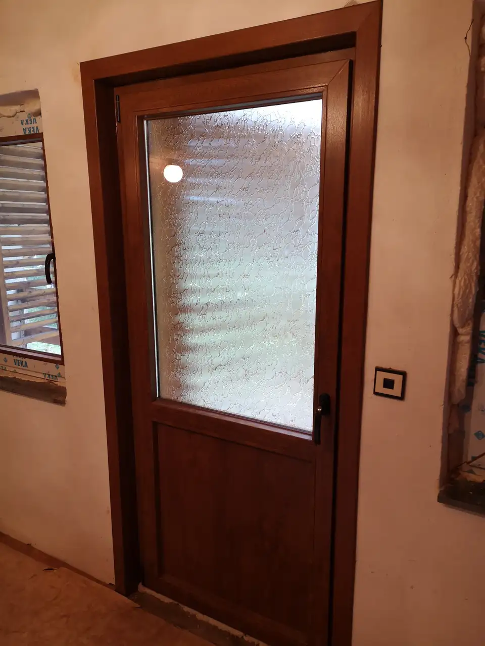 Обект Върховръх, Смяна на дограма, VEKA 70, Клапи за налягане — снимка 13