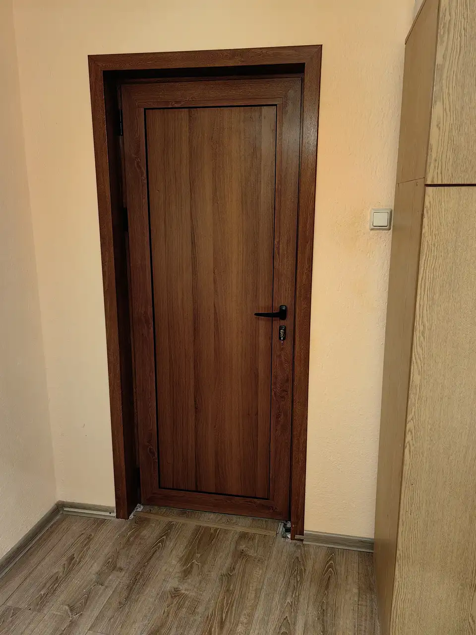 Стамболийски, Обект 32, Подмяна вътрешни врати, Обръщане с первази — снимка 29